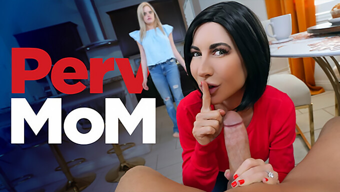 Дикий Каток Pervmom - Горячий Трейлер С Оральным Сексом И Pov