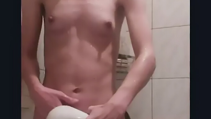 O Ritual Sensual Do Banho Da Jovem Esposa É Puro Êxtase.