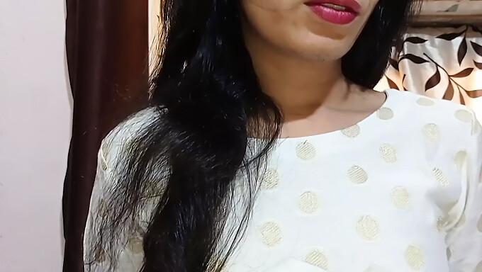 Femme Au Foyer Indienne À Gros Seins Se Fait Baiser Par Une Grosse Bite Dans Le Punjabi