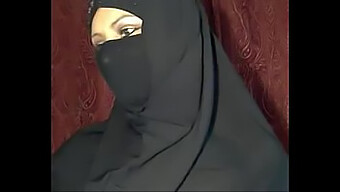 Haleema Al-Beydounin Mausteinen Muslimi Webcam Show