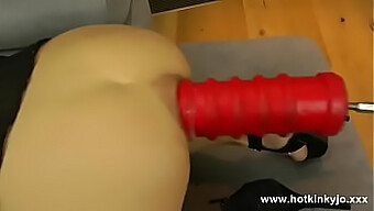 Riesige Dildo-Action In 480p-Video Mit 600k+ Ansichten Und 135500192-Tag