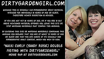 Sindy Rose Ja Dirtygardengirl Ylittävät Lesboseksin Rajoja Äärimmäisellä Kaksinkertaisella Nyrkkimisellä