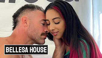 Kiarra Et Charles Dans La Série Hot House Épisode 17