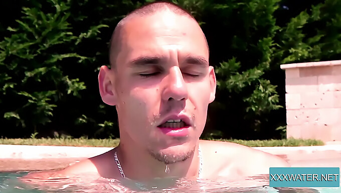 Teen'S Deepthroat Oral Skills In A Pool