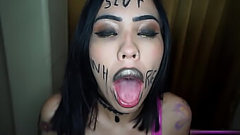 Jasmine Dark Mendengus Sperma Setelah Face Fucking