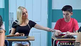 Die Gut Bestückte Lehrerin Alex Grey Hat Einen Dreier Mit Einem Teenager-Paar In Ihrem Klassenzimmer