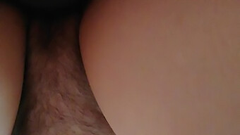 Amateur Enge Muschi Nimmt Einen Cumshot